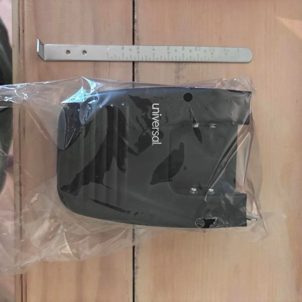 Brand new in box! 📦 Never opened or used Universal heavy-duty 2-hole puncher
